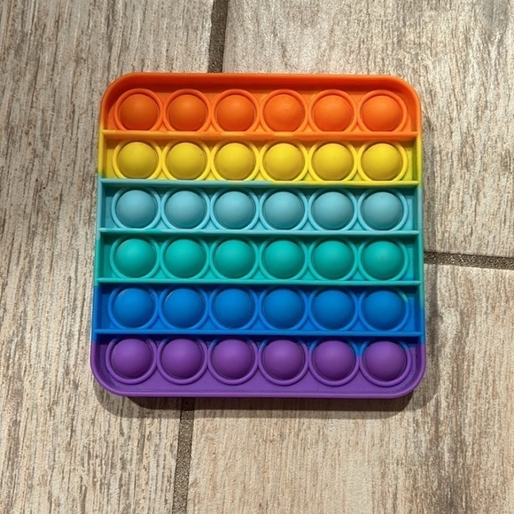Popits rainbow colored elephant and square fidgets - Picture 3 of 3